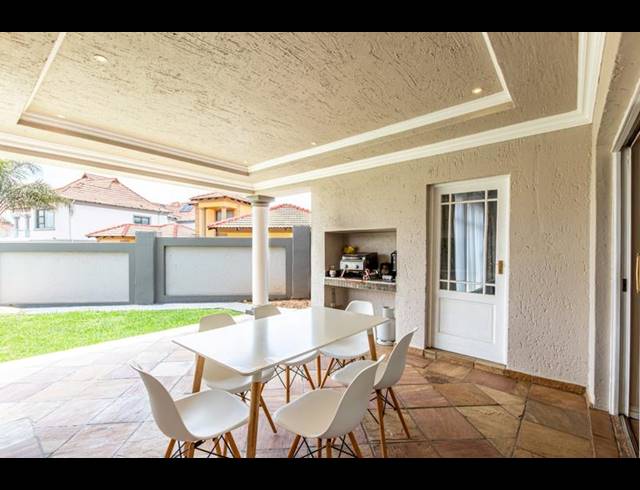 5 BEDROOM HOUSE FOR SALE IN RUIMSIG